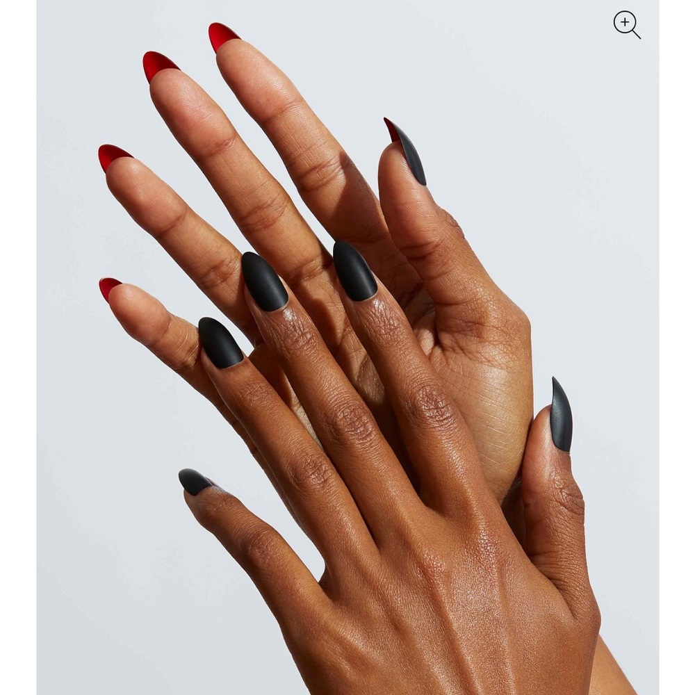 Static Nails black caviar pop-on nails